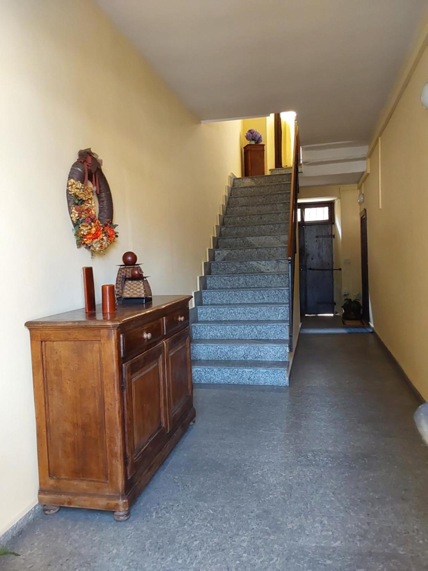 Casa Vacanze Malvarosa Casale Corte Cerro Exterior foto